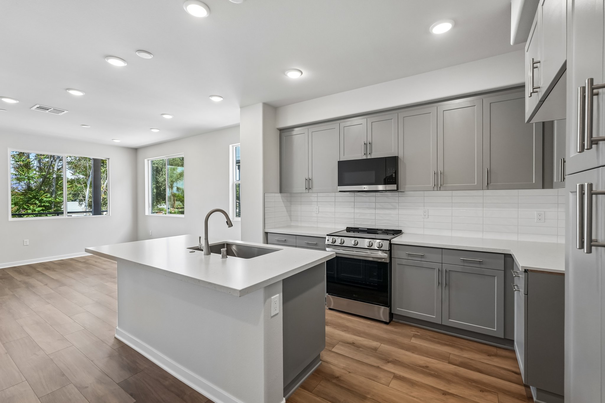 0028 9531 HANNAH WAY