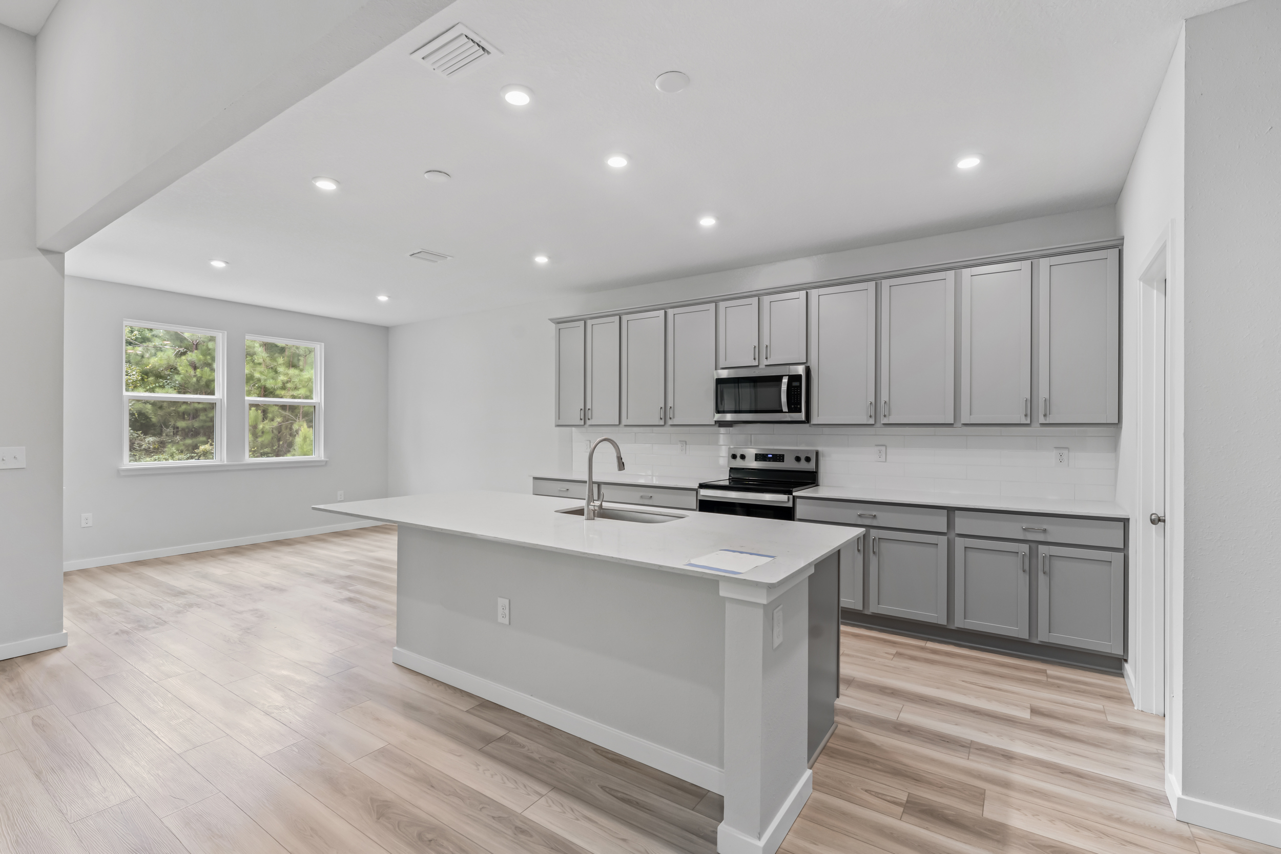 River Birch Lot 587 Kitchen and Breakfast Area at NorthShore in Kingsland